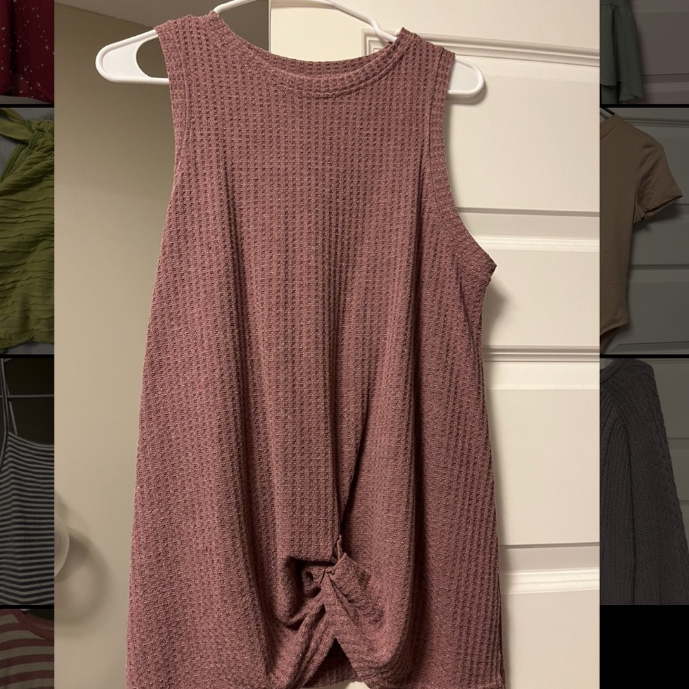 Tank top with tie in the front